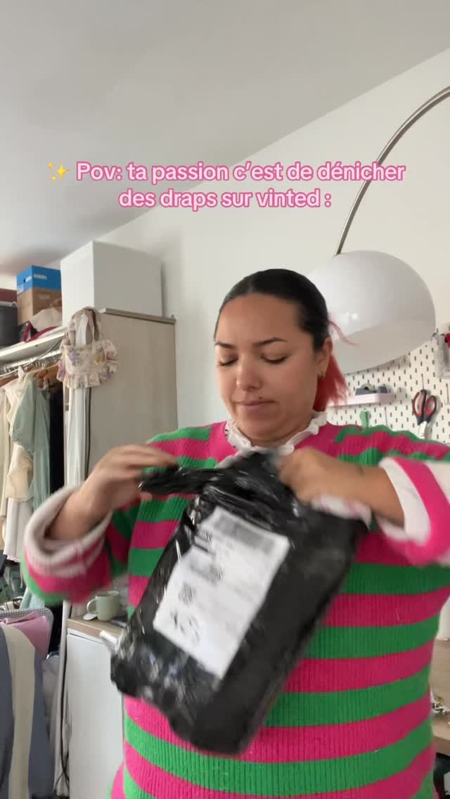 Coucou, moi c’est Shine et je fais des sacs à partir de draps/tissus de seconde main 🥹 Retrouvez ce sac sur mon petit site fait main également ParureParis.fr 🎀
La confection est d’environ 1 semaine en ce moment 🌸
#smallbusiness #secondemain #sacamain