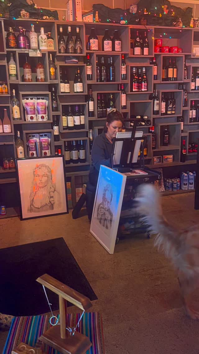 🎄✨ Stella and her lamb shop are ready for the holidays! Posing with Sarah for a festive Christmas portrait!
come get your portrait sketch! Sarah will be here till 10 PM!