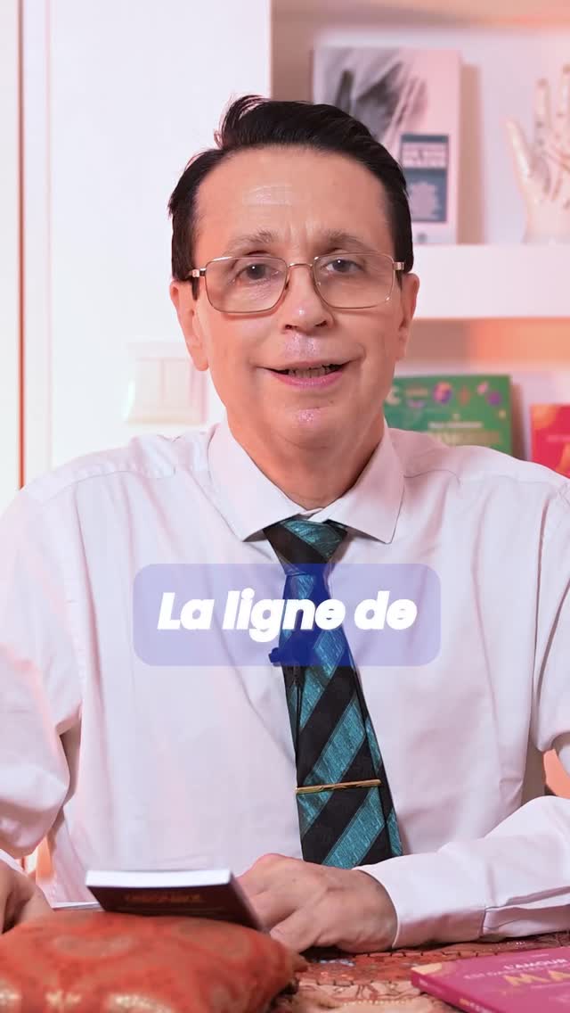 On me parle souvent de cette fameuse « ligne de vie courte ».
Comme si quelques centimètres pouvaient décider de la durée d’une existence.
Cette idée reçue circule partout… et pourtant, elle est fausse.
La ligne de vie ne mesure pas le temps.
Elle raconte votre façon d’habiter le monde, votre énergie, votre vitalité, jamais une date butoir.
Je vous explique pourquoi cette croyance est erronée, et ce que vos mains révèlent vraiment lorsque l’on prend le temps de les lire.
La chiromancie demande de la nuance ; Internet, lui, préfère les raccourcis.
📘 Pour aller plus loin : Le petit livre de la chiromancie @editionsfirst
🎥 Réalisation : @agence.dubois
🤝 Coordination - Agent : @nittaya_agence