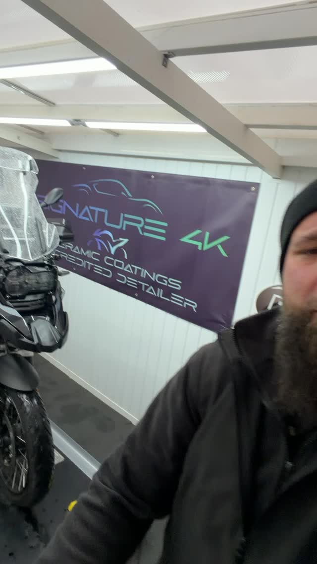 A good morning from Shiny HQ and an R1250GSA here today for theMotoLights bundle with a few extra goodies!
Check back later to see the results…