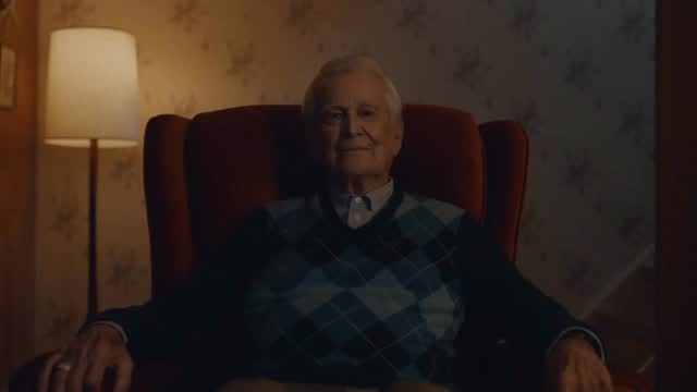 The holidays are the loneliest time of year for millions of seniors across the United States. 1 in 4 seniors live alone, and 1 in 4 seniors report feeling lonely.
For many homebound seniors, their Meals on Wheels volunteer could be the only person they see all week. No senior should be waiting for moments of connection and nutritious meals this holiday season. Donate to help #EndTheWait. Visit https://www.mealsonwheelsamerica.org/end-the-wait/ (LINK IN BIO)