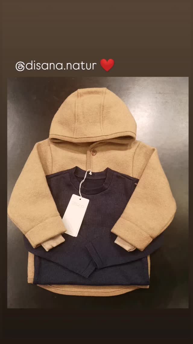 @disana.natur ❤️
Natürlich. Nachhaltig. Zeitlos.
Disana steht für hochwertige Kleidung aus reiner Bio-Merinowolle – gemacht für kleine Entdecker und große Abenteuer. 💛✨
#disana #naturmode #wollwalk #slowfashionkids
#berncity #bernshopping #mamablogger #shoplocal #lieberinbärn
