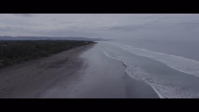 Listen to our conversation with Graciano, the producer of our new coffee: Panama Catuai from @hiucoffeefarms @graciano.cruz
Amazing 89 point Catuai from Panama, like a fruit juice! Our bestseller from the Swiss Coffee Festival now again available in our shop. High in sweetness and acidity, with notes of apricot, fig and dry plum. A real feel good coffee for everyday!