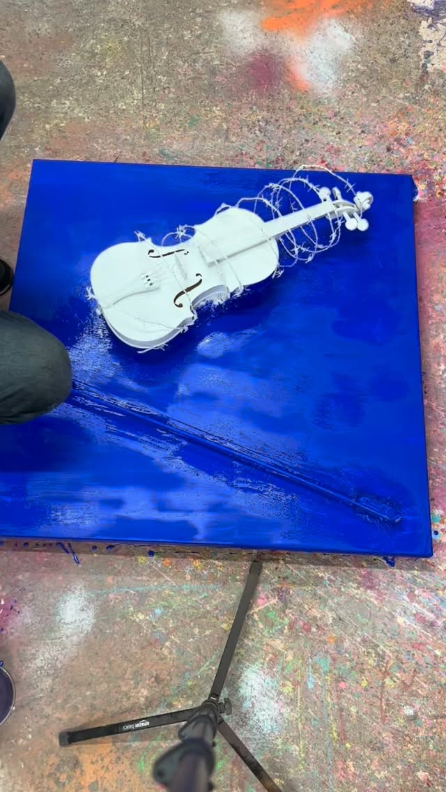 #bleuklein #popart #violon #violondelespoir