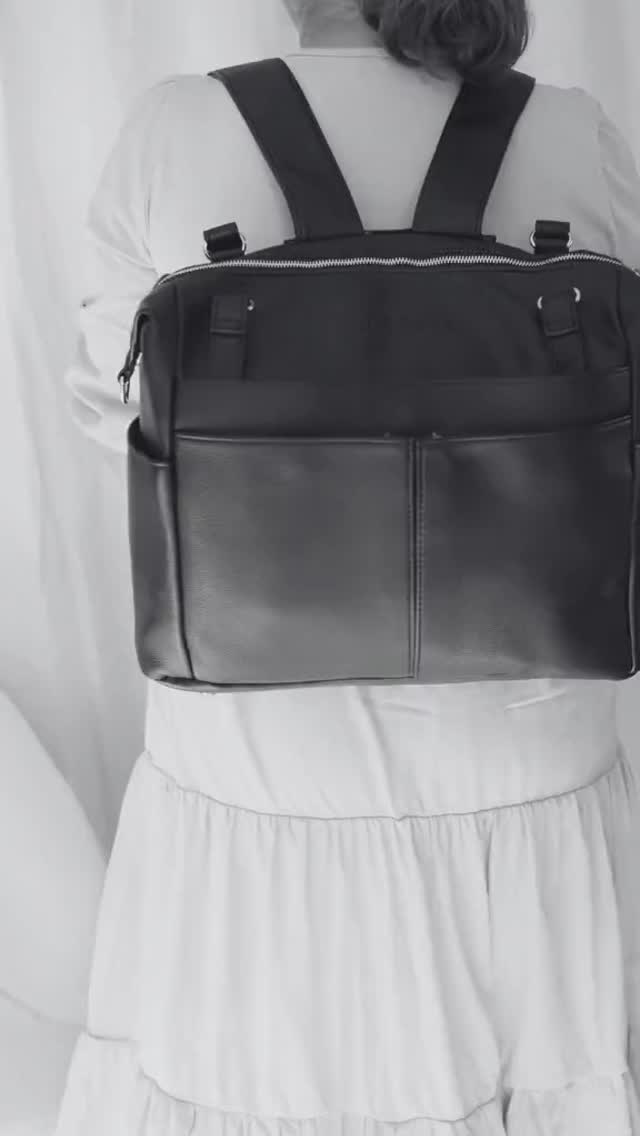 Black Friday is almost here! 👀
What deals are you hoping to snag? Tell us in the comments! 🖤