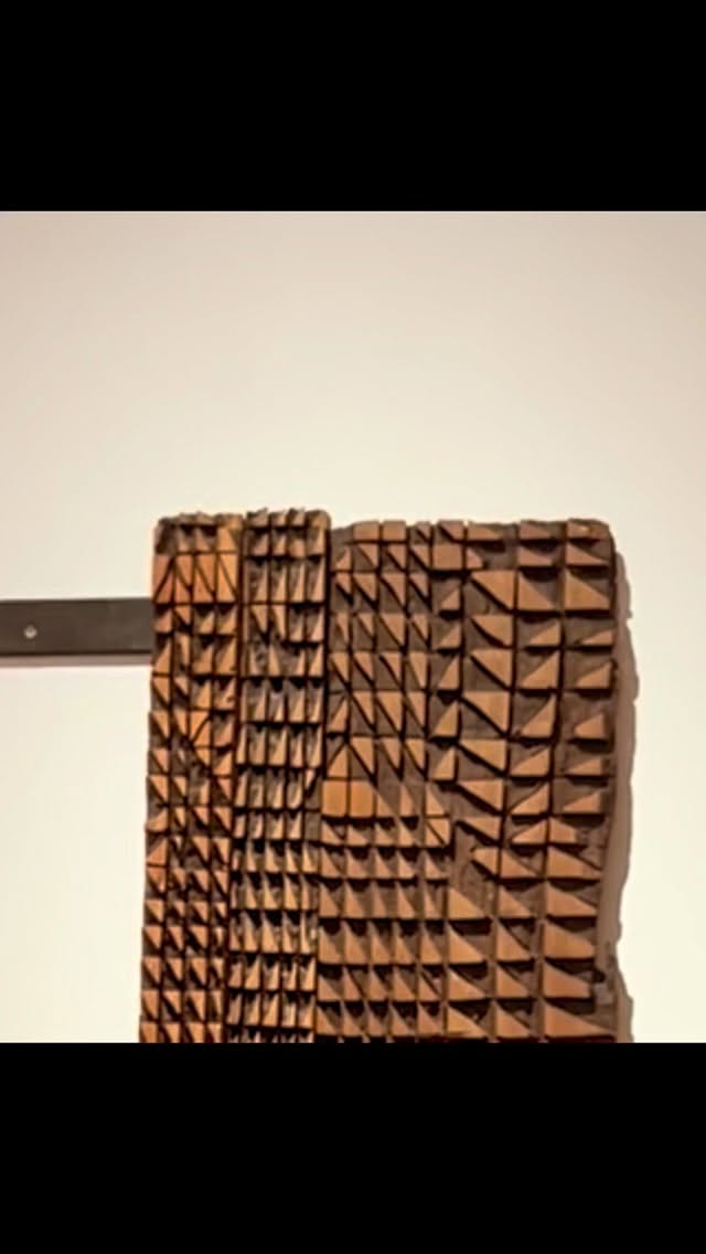 Tonight - Youth Collective Session
Monday 24th November, 4.30–6.30pm at October Gallery
This one’s a bit special.
We’ll be working with the curatorial team to re-position some of El Anatsui’s artworks exhibited in Go Back and Pick.
We’ll also build a mini gallery model to imagine and design our own exhibition layouts.
FREE creative workshops for young people, aged 14 to 24 living in London
Please DM or email education@octobergallery.co.uk to let me know if you’re coming (and if you’re bringing a friend) so we can plan the groups.
#youthcollective #octobergallery #elAnatsui #arteducation #londonarts #youngartists #camdenyouth #gallerylife #creativecommunity #artevent #youngcreatives #contemporaryart #artworkshop #londonstudents #artpractice #curatorialpractice