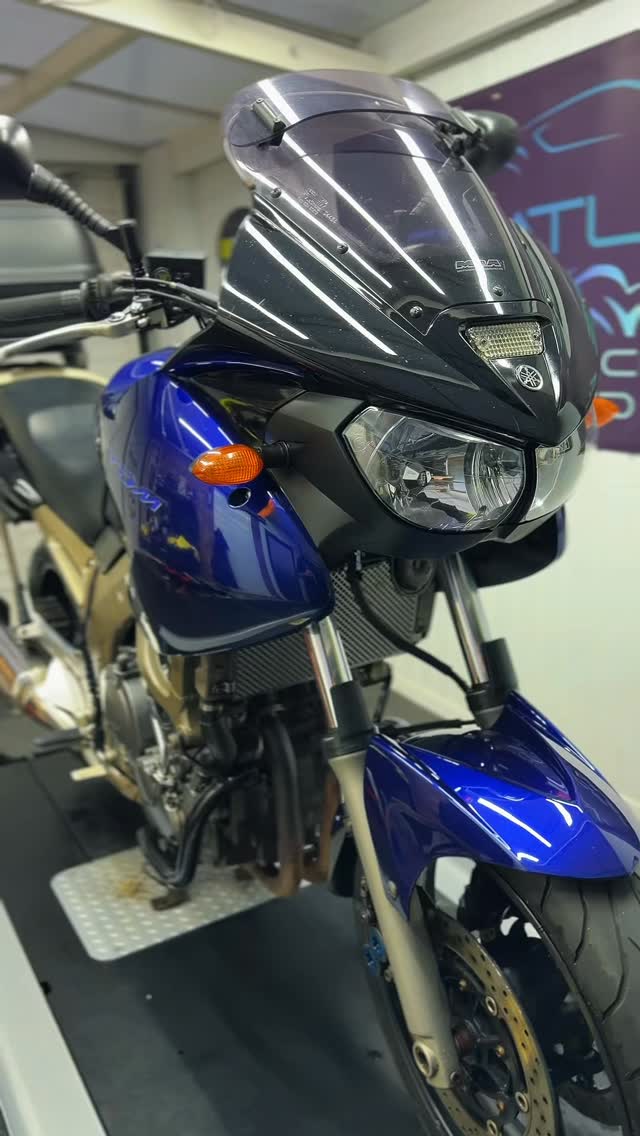 This daily commuter was well overdue some well-earned TLC ✨
After several hours of thorough detailing, machine polishing, and chemical decontamination, we were able to restore that lost shine back where it belongs.
We finished things off with a protective layer of XCP Rust Blocker, giving it the seasonal protection it needs — especially important at this time of year with road salts and winter grime taking their toll.
Top tip: if you’re riding in salty conditions, protecting your bike is key. At the very least, give it a gentle rinse after your ride to help wash away salt and reduce corrosion.
The results speak for themselves — a great transformation and a bike that’s now far better protected 👌
@xcppro #shinysideup