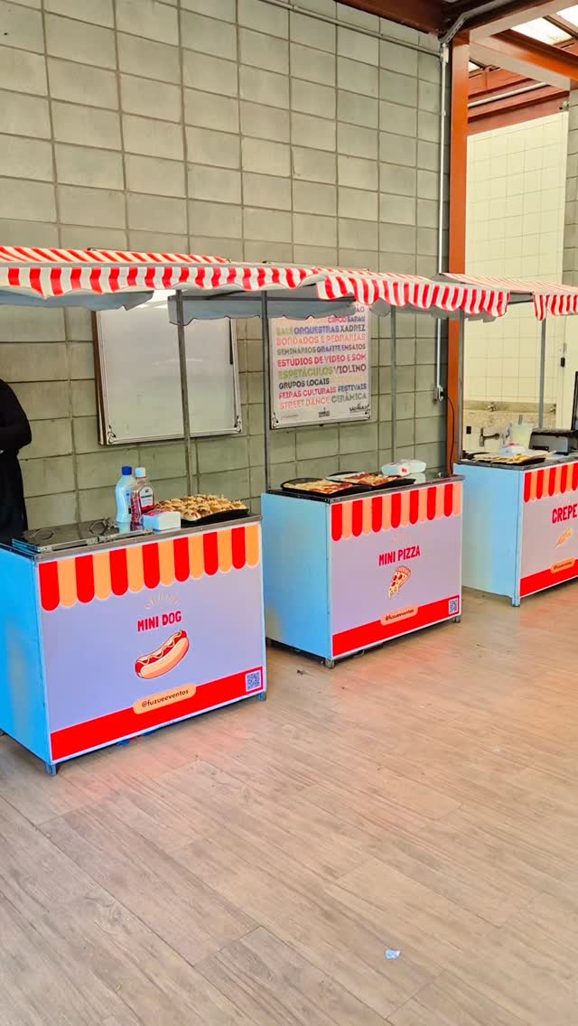 Olha quanta comida gostosa hoje na ação do Bompar! #barraquinhasdecomida #barraquinhaspersonalizadas #barraquinhasgourmet #barraquinhaparafesta