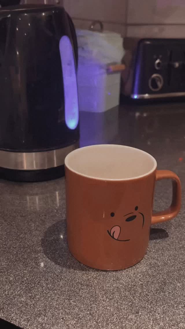 When kids “act out”, they’re not being difficult…
they’re communicating.
Clinginess, whining, shouting, tears…these are all signs their little nervous system is struggling, and they’re reaching out to us the only way they can in that moment.
You’re not doing anything wrong.
Your child isn’t doing anything wrong.
This is communication, not bad behaviour. 💛
If this is something you’ve noticed in your little one, you’re not alone, and there are ways to support them gently.
Need support with your child’s big feelings? I offer gentle written parenting consultations… details are on my page 💛
✨ Save this so you can come back to it later.
#playtherapy #gentleparenting #parentingtipsuk #childdevelopment #emotioncoaching
#regulationtools #parentinghelp #bigfeelings #tantrumsupport #connectionoverperfection
#katiemumma #katieslittlebears #parentingmindset #neuroaffirmingparenting