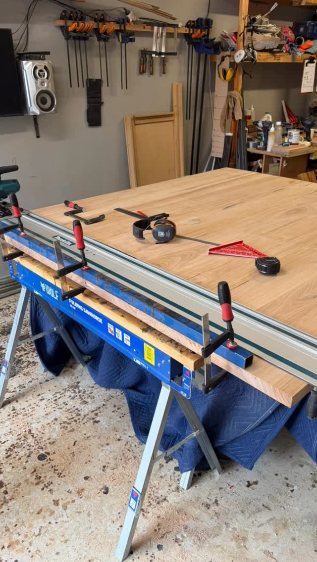 Putting these cuts in is probably the most nervous that I get as they need to be perfect to make the end grain pop. As this one was so big I needed to clap it for stability but it came out perfect and the end grain is stunning 👌
.
.
.
.
.
.
#interiordesign #bespoke #customfurniture #furnituredesign #bespokefurniture #furniture #homedecor #diningtable #diningroom #ballarat #ballaratbusiness #ballaratsmallbusiness #makita #makitatools
