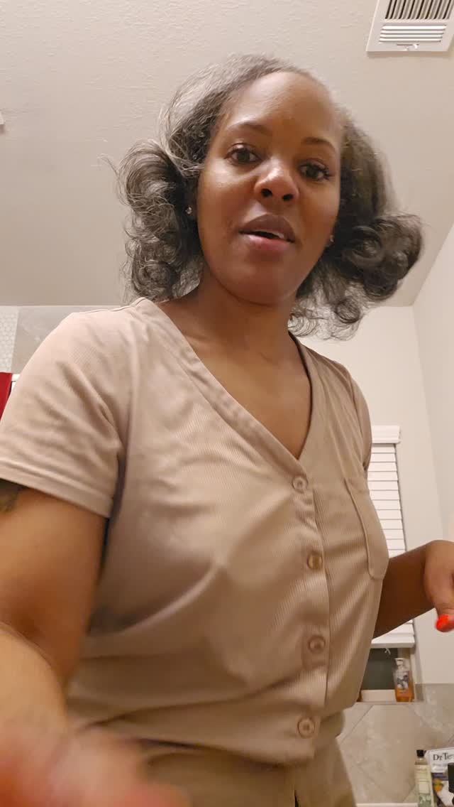 COME ALONG WITH ME ON MY HAIR RE-GROWTH JOURNEY..
5 Days In First Scalp Greased... 12-14-2025
Distinction Hair by Michelle J.
Hair Growth 0il... Shop Our Website To Order www.distinctionhair.com
Before and After Result.. Want Healthier,Fuller and Longer Hair check out Distinction Hair Growth 0il which is made of natural ingredients, promotes healthier Hair, Hair Growth and regrowth, stimulation of the scalp, restoration of the Hair and scalp, stops and decreases Hair loss and shedding and helps with hair regrowth and developement of healthier hair due to hair loss from Life, Not Caring For Hair Properly, Lupus and Alopecia.....
#fypage #haircareroutine #hairproducts