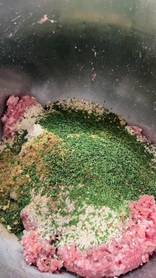 Who’s picking up some of our sausages this week? We have a variety of different flavours, if you’ve been to us before you know the extent! Wokingham, traditional, orchard are some to name a few! 👀🤩
We’ll see you tomorrow!
#stayhungrywokingham #localbusiness #butcher #sausages #behindthescenes