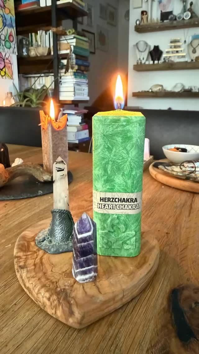 Ich möchte euch ein Stückweit mitnehmen in meine neue Aufgabe ….. ich bin ein Teil vom Stars and Business Mentoring vom Ernst ….. Ich bin jetzt schon geflasht - genau MEINS …… freut euch auf MEEEEEHr 💜💎💜 und nochmal mehr weiß ich - ES ist genau richtig ✅