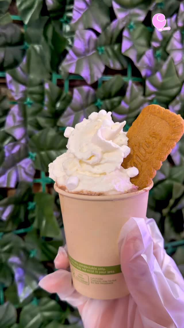 ☕️🍫ITALIAN HOT CHOCOLATE🍫☕️
Winter just got thicker ☕️✨lol
Your Italian Hot Chocolate is here — velvety, rich, and unapologetically decadent. True Italian-style thickness.
Fresh melted chocolate from @kyyachocolate, topped with fresh whipped cream made in-house and a Biscoff cookie 🤍🍪
Want to level it up? Add mini marshmallows or Oreo crumble for $1 extra and make it your own.
Not your average hot chocolate.
Only here for a limited time, just in time for winter ❄️
Should we release a dairy-free version??? 🤷🏽♂️
📍2730 N. College Ave. Fayetteville, AR 72703
🚪Check Google Maps For Current Hours
#cremeicecreamco #hotchocolate #fayetteville #arkansas #fayettevillearkansas