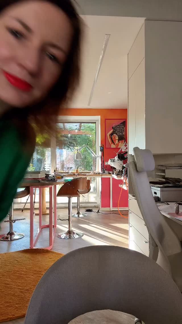 Kolczyki i pierścionki pełne koloru.
Wszystkie ręcznie robione w kameralnej, toruńskiej pracowni. Srebrne lub złocone, z kamieniami naturalnymi wysokiej klasy- z agatem, chryzoprazem, ametystem. Gotowe do odbioru lub wysyłki.
#biżuteriaartystyczna #jubilertoruń #bizuterianazamowienietorun #bizuteriatoruń #zlotniktorun