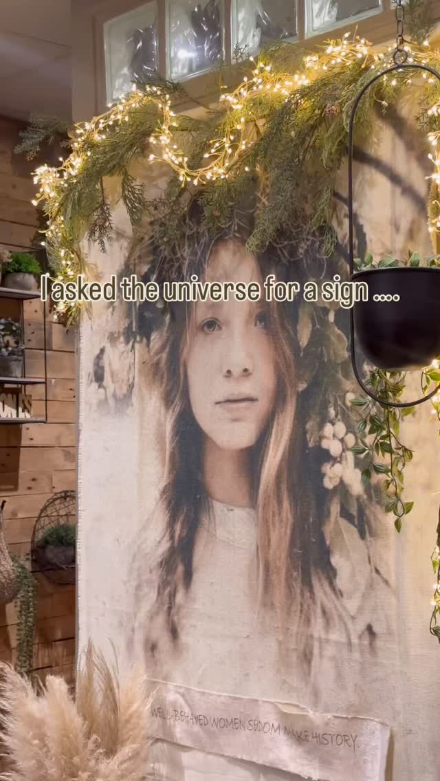 The Universe whispered and it led me right here …. ✨
#hairsalon #universe #selfcare #relax