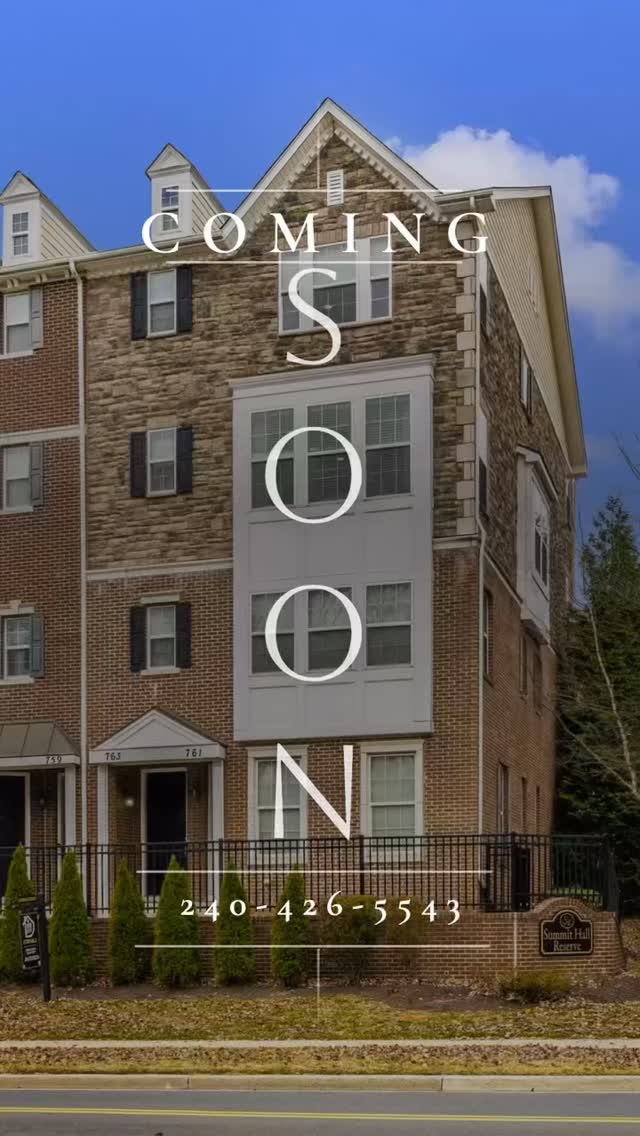 Okay so the food coma is over now let’s talk about this beauty of a townhome-condo hitting the market, 12/1! 🎁
3 beds| 2.5 baths| 2,760 Sq.ft of contemporary living, minutes from Rio, Crown, and all major commuter routes
📍763 Cobbler Place Gaithersburg MD