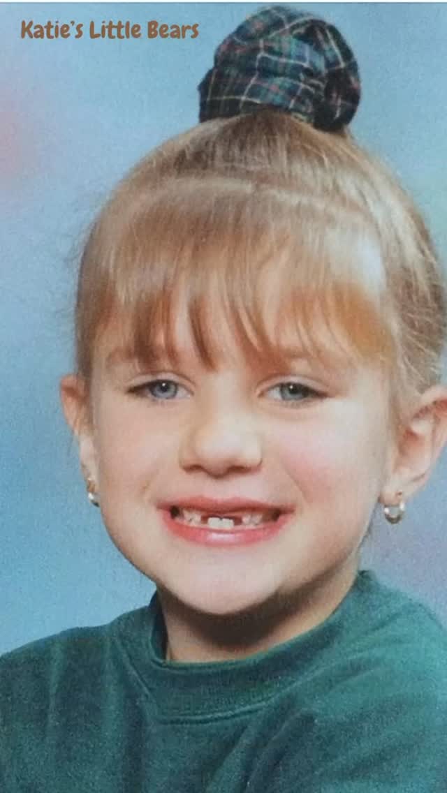 Every child has big feelings. Some learn to hide them, others learn it’s safe to express them. Play and connection can help children find their voice… and that’s at the heart of everything I do as a play therapist. 🤎
#playtherapy #childhoodemotions #parentingtips #emotionalwellbeing #supportingchildren