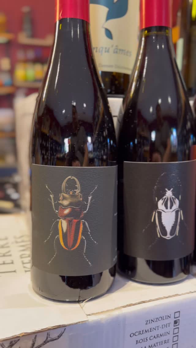 Nouvelles pépites reçues aujourd’hui !
Oui encore et non c’est pas finit… 😅
Les corbières chez le domaine Ledogar (enfin)
La grange Tiphaine qu’on connaît déjà mais on élargit la gamme avec trinquâmes et le sucre de la grenouillère.
G une révélation des terrasses d’Elise, énorme pétard de Xavier Braujou.
La deja iconique cuvée 24 de Fanny Sabre.
To be continued.
#cestpasunpeufinicebordel
#cannes #marcheforville