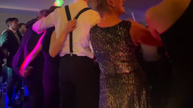 Epic scenes at Jack and Edel’s celebration this weekend ❤️ with @martyndrabik @tristanevansgtr @ro_barrett @korolevamoon and Gary on drums #weddingband #Irishmusic #indiecovers #irishweddingband