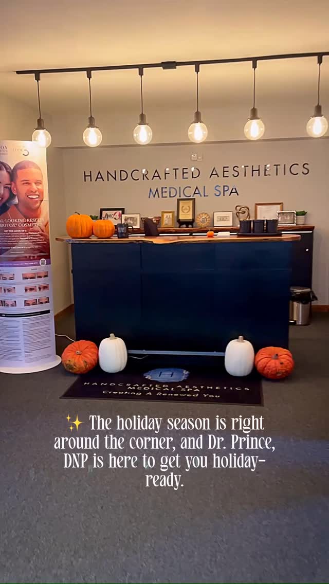 The holiday countdown has begun! Make sure you’re photo-ready. Schedule your visit with Handcrafted Aesthetics today.
#HolidayGlowUp
#HolidayReady
#GlowSeason
#MedSpaLife
#HandcraftedAesthetics
#SkincareGoals
#BeautyBoost
#AestheticsClinic
#BotoxBeauty
#FillerFresh
#SkinVive
#GlowGetter
#SelfCareSeason
#lookgoodfeelgood