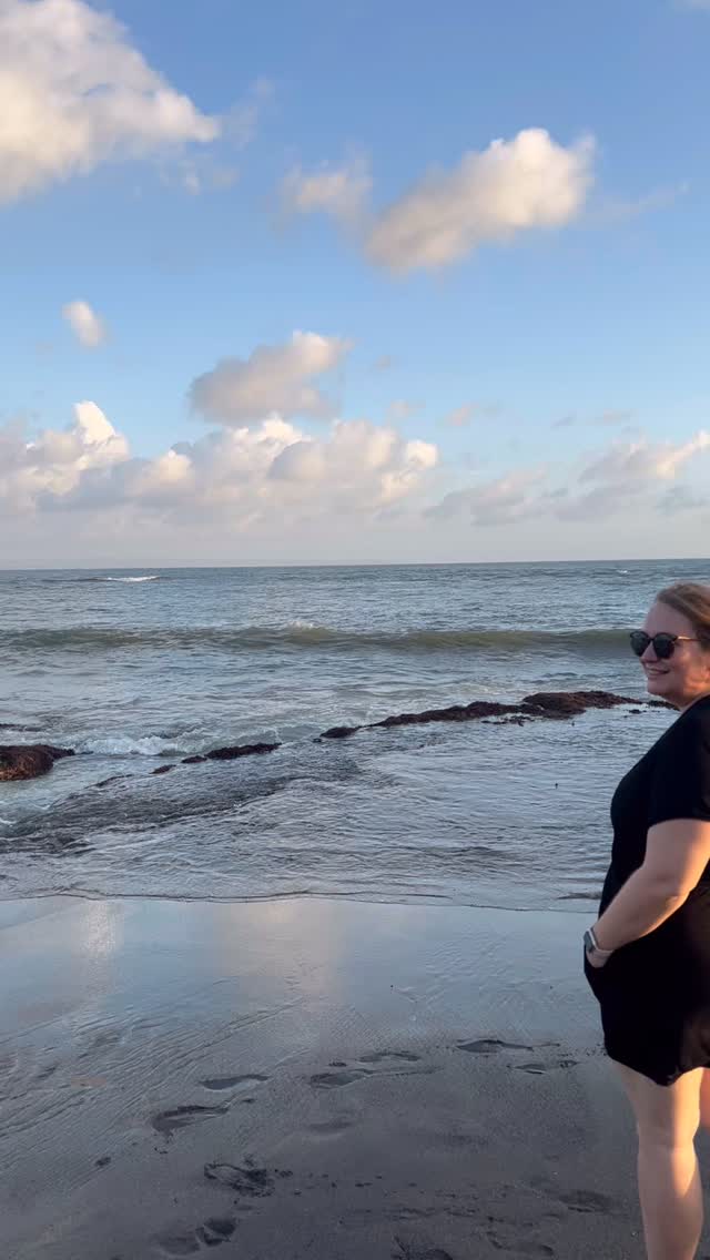 In your 20s, there will be people who tell you itâs too risky to take time out, change careers, set up a business or start again.
And itâs very important you donât listen to them.
Because one day, youâll realise the biggest risk was abandoning yourself and living a life that you never consciously chose.
Youâve already navigated some of lifeâs hardest challenges - healing from burnout, chronic illness, and the endless âshouldsâ of survival mode.
You know what itâs like to rebuild from nothing, to relearn how to trust your body, your energy, and to lean into your intuition.
Redesigning your life isnât about doing more or following someone elseâs blueprint.
Itâs about feeling into what lights you up, what nourishes your soul, and what feels aligned with the real you đ
The small, subtle shifts - the choices to protect your energy, to say yes to what matters, to prioritize joy and presence - these are the moments that add up to transformation.
You donât need to have it all figured out. You just need to listen to yourself, take aligned action, and trust that your inner wisdom already knows the way.
If youâre ready to step fully into a life that feels expansive, nourishing, and truly yours, drop any emoji below đ
.
.
.
#HealingFromBurnout
#RedesignYourLife
#LifeByDesign
#InYour20s #LifeAfterChronicPain #LifeAfterBurnout