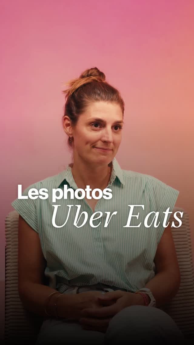 C’est moi qui vous donne faim sur Uber Eats.
Et j’ai toute une série d’astuces pour ça.
Dans un resto, on se fait un avis avec la vitrine, le service, l’ambiance… Sur Uber Eats, tout est blanc. Juste du texte et des photos. Ce sont ces photos qui vont vraiment donner envie de commander.
Tout se joue dans les détails.
Les aliments doivent être bien disposés, colorés et visibles.
Pour un burger, on doit bien voir toutes les couches.
Pour un poke bowl ou une salade, les ingrédients séparés, propres, esthétiques. Le visuel doit donner faim instantanément.
Je joue aussi avec les fonds, en y ajoutant des touches de couleur qui rappellent le logo de la marque.
C’est subtil, mais efficace pour créer un attachement à la marque.
J’aide mes clients à repenser leur catalogue Uber Eats, pour que chaque plat se vende presque tout seul grâce à ses visuels.
Si vous voulez que vos photos parlent d’elles-mêmes, on peut le faire ensemble.