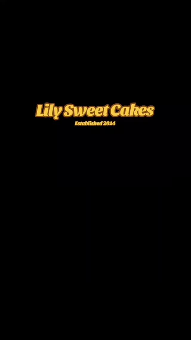 #lilysweetcakes #ileanagiles #cakedecorating #emojicake #viralbakes