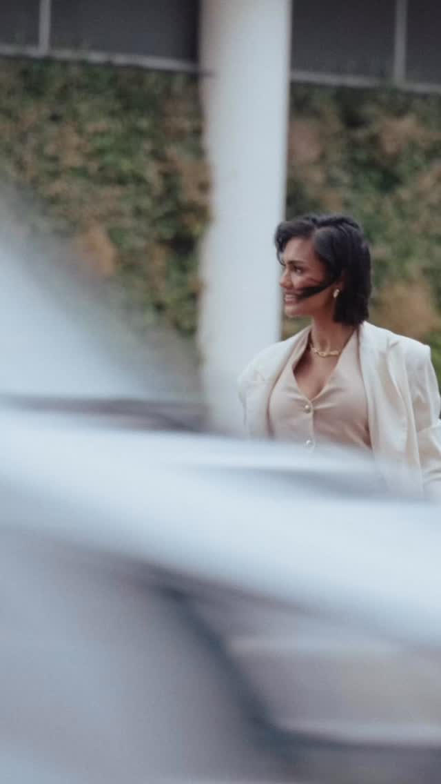 In a city that never slows, Charatan teaches the art of stillness.
#femalepower #bossgirl #corporategirly lifestyle london elegance motivational quote