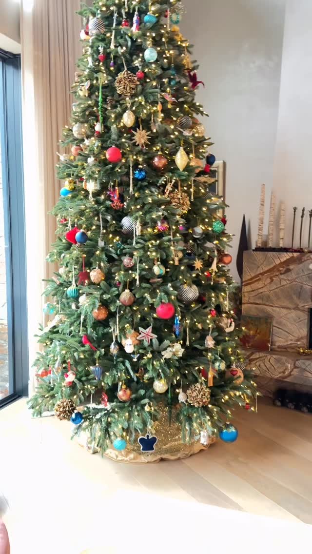Every year we assemble and decorate this fantastic tree from Balsam Hill and we are grateful that this customer gives us the opportunity to. It always gets us into the Christmas spirit. #Christmas #handyman #decoration