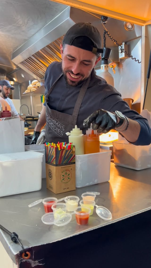 🍟 FRY SAUCE SHOWDOWN: Which Team Are You On? 🍟
We took our EXTRA CRISPY Mamma’s Goodies Fries on a flavor adventure with 6 homemade sauces! The results were… deliciously controversial.
👇 The Contestants:
✅ Ketchup: The undisputed OG.
✅ Mayo: Creamy, cool, and sophisticated.
🔥 Chili: For the brave hearts only.
⚡ Spicy Mayo: The perfect balance of heat & cool.
👑 Basil Mayo: OUR SPECIAL SAUCE. This one’s a game-changer.
🍖 Mustard Mayo (Porchetta Sauce): The gourmet, tangy twist.
Comment below with your favorite pairing! 👇 Was our reviewer right? Is Basil Mayo the ultimate winner? Let us know!
#FrySauce #FrenchFrySauce #FoodReview #MammasGoodies #CrispyFries #Foodie #ComfortFood #SauceLover #Potatoes #HomemadeSauce
