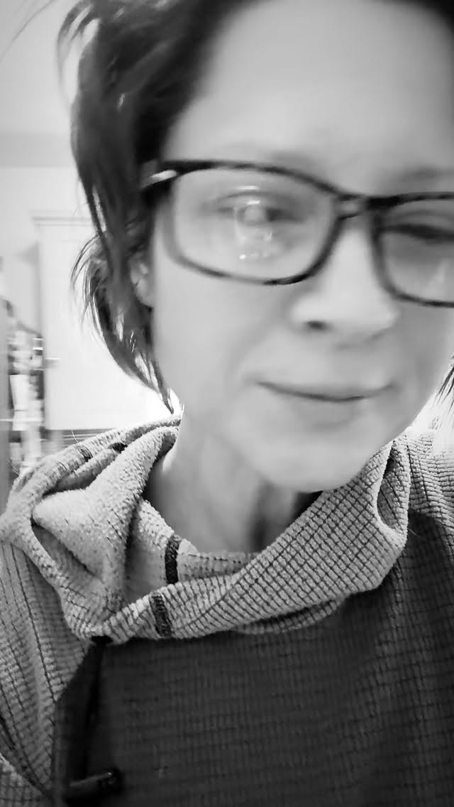 #turkey day #kitchen #vibes 🍂 and getting caught by the #husband 😉
.
Thankful to have this #body for #dancing