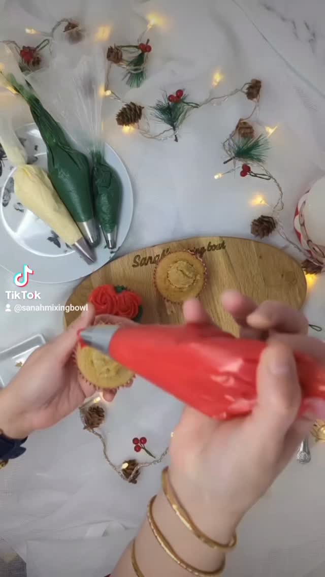 REPOST!!
Happy 1st of December 🎄
May the jolly spirit join you for the last month of the year 🎉
This yes has been full of emotions... A difficult rollercoaster that has left me with new lessons...
If you are planning to order any treats for Christmas, just slide into my Dms ❤️
#brightonfood #brightonfoodies #cupcakestagram #cupcaketutorial #christmas2025