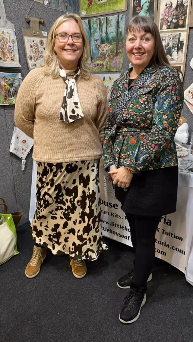 Thank you so much to everyone that stopped by my little stand @knitandstitchshows in Harrogate ❤️
You all carried me through a whirlwind of four days. Reflecting on it now that I'm home, I am so lucky to know such lovely people ❤️
Unfortunately/fortunately it was so busy that I didn't get a photo of everyone!
Apologies if I have missed you off the list .... If there was a prize for the most convivial stand, I would have won it! Much love ❤️❤️❤️
@ruth_creates
@annekellytextiles
@pincushion_pantiles
@kirsty6425
@gibbogirl33
@patsykes879
@sarahwilliamsstitcher
@melanielovesquilts
@helen_c58
@thorntonjl
@maggiemagoodesigns
@g_parry
@marian_jazmik_textile_art
@jane.byrne.796
@delia_clarke
#handembroidery #knittingandstitchingshow #knitandstitchharrogate #harrogate