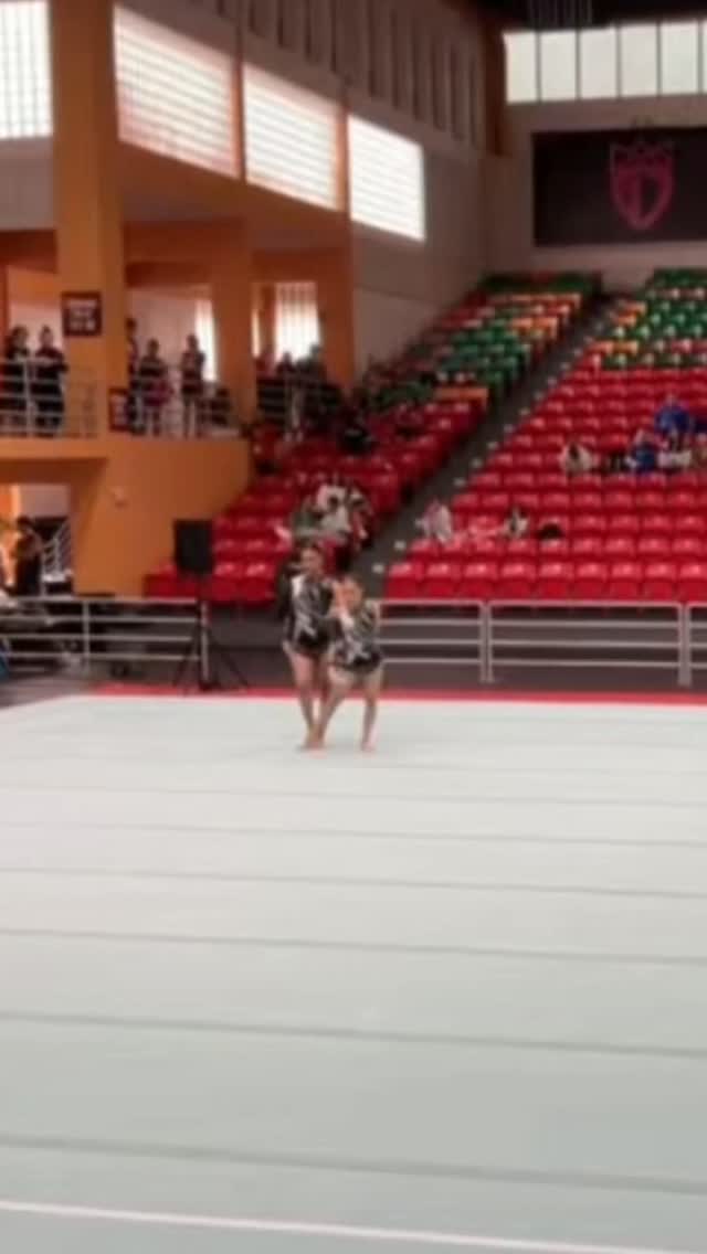 My client Willow, an acrobatic gymnast and the powerhouse base of her partnership, just kicked off her season in Puerto Rico with a FIRST PLACE finish alongside her partner!!
She came to me with one clear goal for this season: get stronger so she could put harder, more advanced skills in her routines… and that is EXACTLY what we’ve been building in the gym. Watching that strength translate directly onto the competition floor is everything.
This is why I coach. Seeing athletes apply themselves with intention, trusting the process, pushing past their limits in the gym, and then show up with confidence when it counts most is the greatest reward. Willow didn’t just train harder, she trained smarter. And now she’s seeing the proof on the mat 💪✨