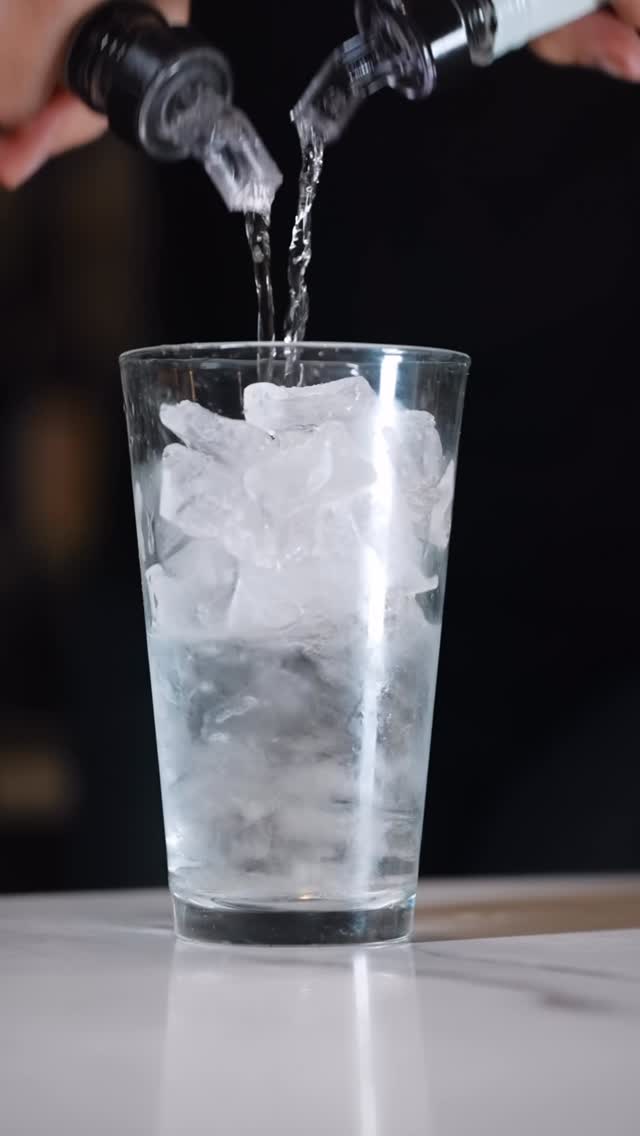 🎉 When the weather cools down, cocktail season heats up at #PopeisClamBar
#deerparkeats #longislandseafood #longislandfoodies #lirestaurants #lieats #deerpark #cocktails