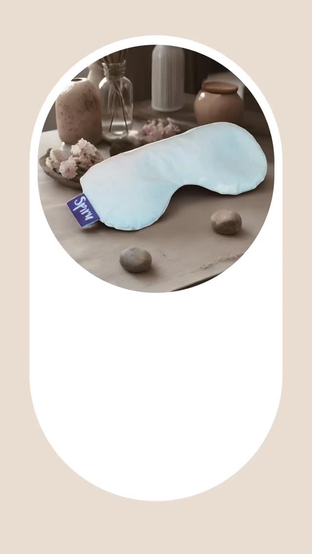 Wanneer was het voor het laatst dat je echt ontspande?🧘♀️
Mijn lavendel-oogkussens zijn samengesteld voor diepe rust , ontspanning en vrouwelijke zachtheid.
Perfect voor meditaties, yoga en self-care.
Je lichaam zal je dankbaar zijn.
Shop jouw moment van rust via de link in mijn bio!!🌜
#moonchildgoodies #oogmasker #lavender #spiritual #selfcare #selflove #meditation