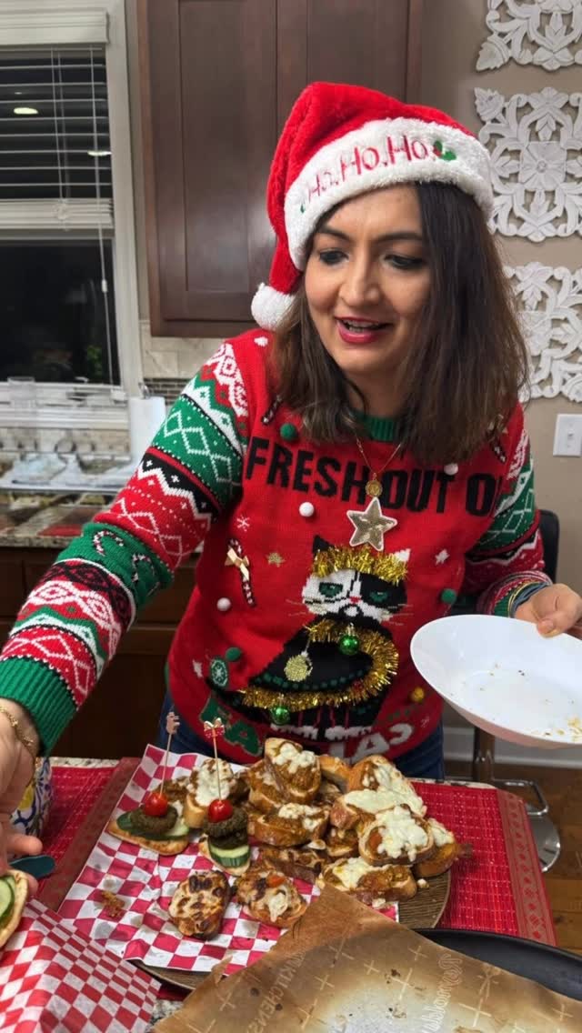 🎄Top 3 Mindful Eating Tips for the Holidays Enjoy the festivities—without undoing your hard work.
1️⃣ Pause before you plate Take a moment to check in: Am I hungry, or just surrounded by food? Choose foods you truly enjoy—mindfulness often leads to better satisfaction with less.
2️⃣ Build balance, not perfection Start your plate with protein + fiber (think turkey, veggies, beans). This supports blood sugar and digestion—so treats feel like enjoyment, not regret.
3️⃣ Savor, don’t rush Eat slowly, put the fork down between bites, and actually taste your food. When you savor, your brain registers satisfaction—no need to overdo it.
✨🎅 Remember: One meal never defines your health. Consistency over time does. Enjoy the parties. Protect your progress. Both can coexist!!
#priyankasagar_rdn
#TwinCitiesWellness
#MinneapolisWellness
#StPaulWellness
#MNHealth
TwinCitiesDietitian
MindfulEating
HolidayWellness
HealthyHolidays
FoodFreedom
BalancedNutrition