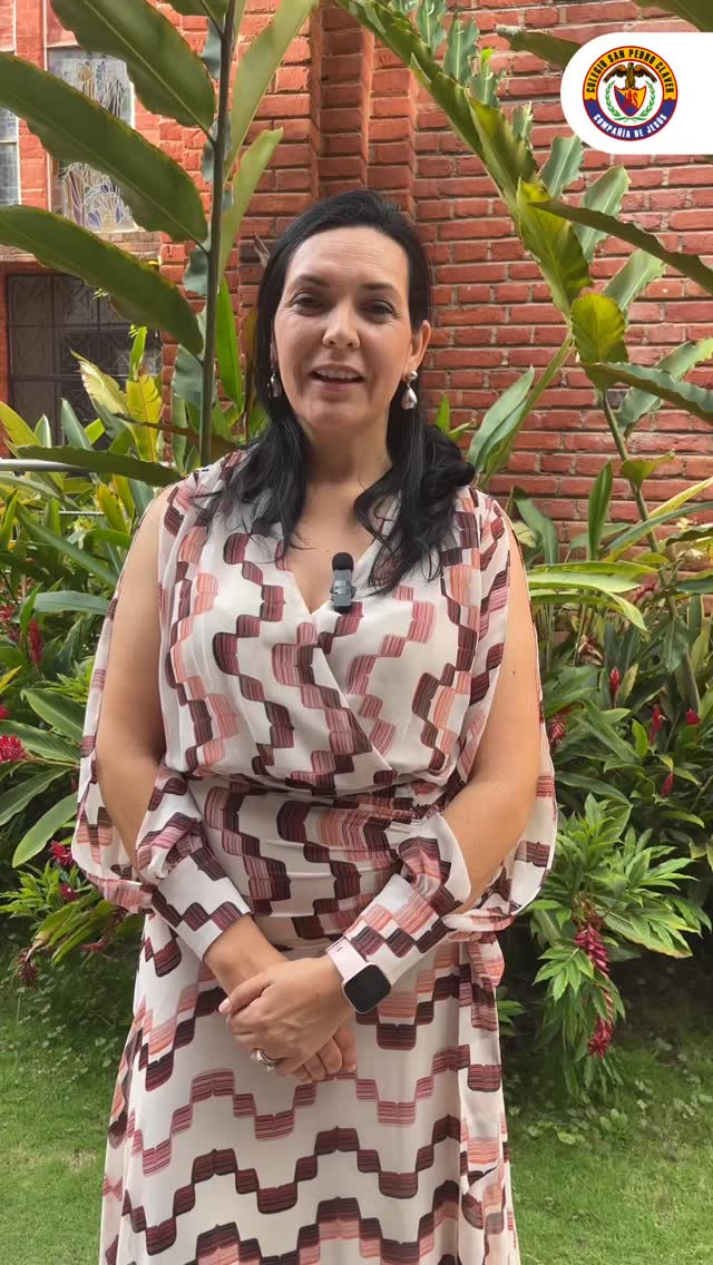 ✨ En la celebración de las Bodas de Plata y Bodas de Oro 2025 vivimos momentos que llenaron de orgullo a toda la comunidad.
Tuvimos el honor de recibir a exalumnos que hoy representan lo mejor de nuestra institución, entre ellos a María del Pilar Archila, una científica extraordinaria que hace parte del programa de la Estación Espacial Internacional, una alianza mundial entre las principales agencias espaciales del planeta: NASA (EE. UU.), Roscosmos (Rusia), ESA (Europa), JAXA (Japón) y CSA (Canadá). 🚀🌍
Su trayectoria es una muestra de que la formación ignaciana trasciende fronteras. Su disciplina, su vocación de servicio y su espíritu del Magis nos recuerdan que ser más es servir mejor y que con talento, pasión y humanidad, ¡los claverianos podemos transformar el mundo! ⭐💛
🎥✨ ¡Dale play a su entrevista y descubre por qué ser Claveriano es la Clave!