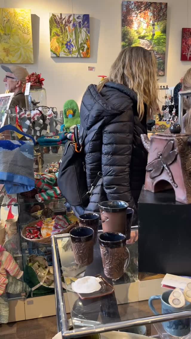 Christmas at the Courthouse. Join us and 20 vendors. Open til 4 pm today and 10-4 Sunday!#kamloopsartisan #downtownkamloops #tourismkamloops