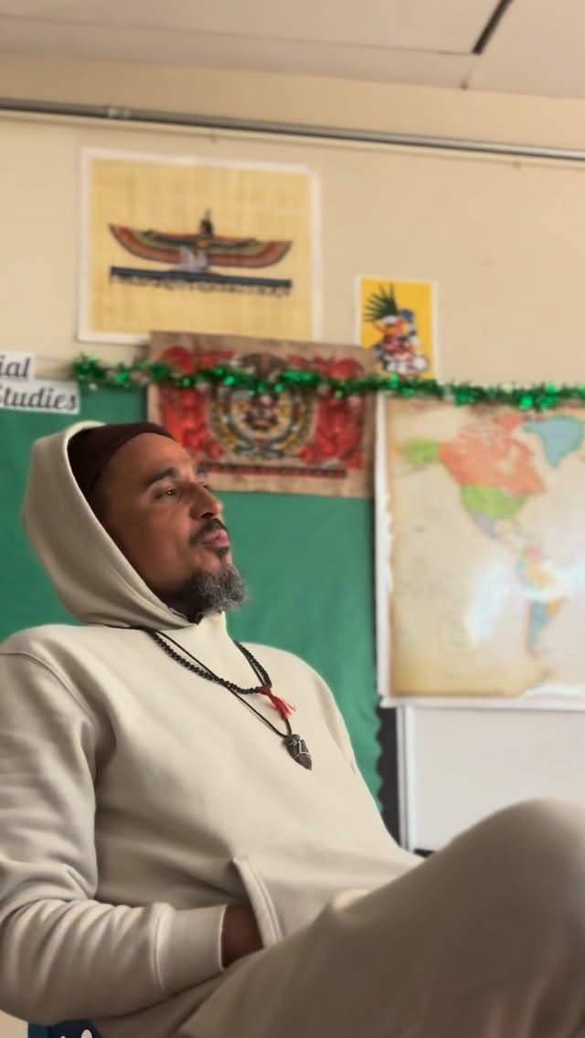 #lyricstogo
Have you listened to the song..
Birds of Paradise?
Album:
Beautiful Inventions
On all Platforms 🎶