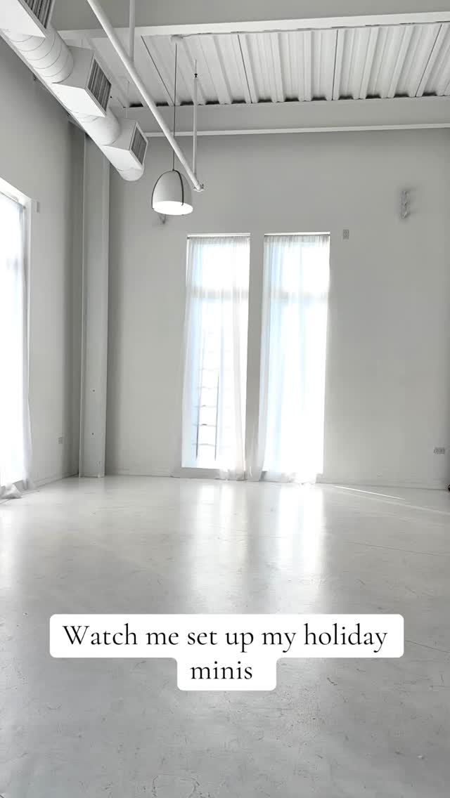 Bringing the vision to life 💚
#HoustonPhotographer
#HTXCreatives
#ChristmasMinis
#houstonphotography