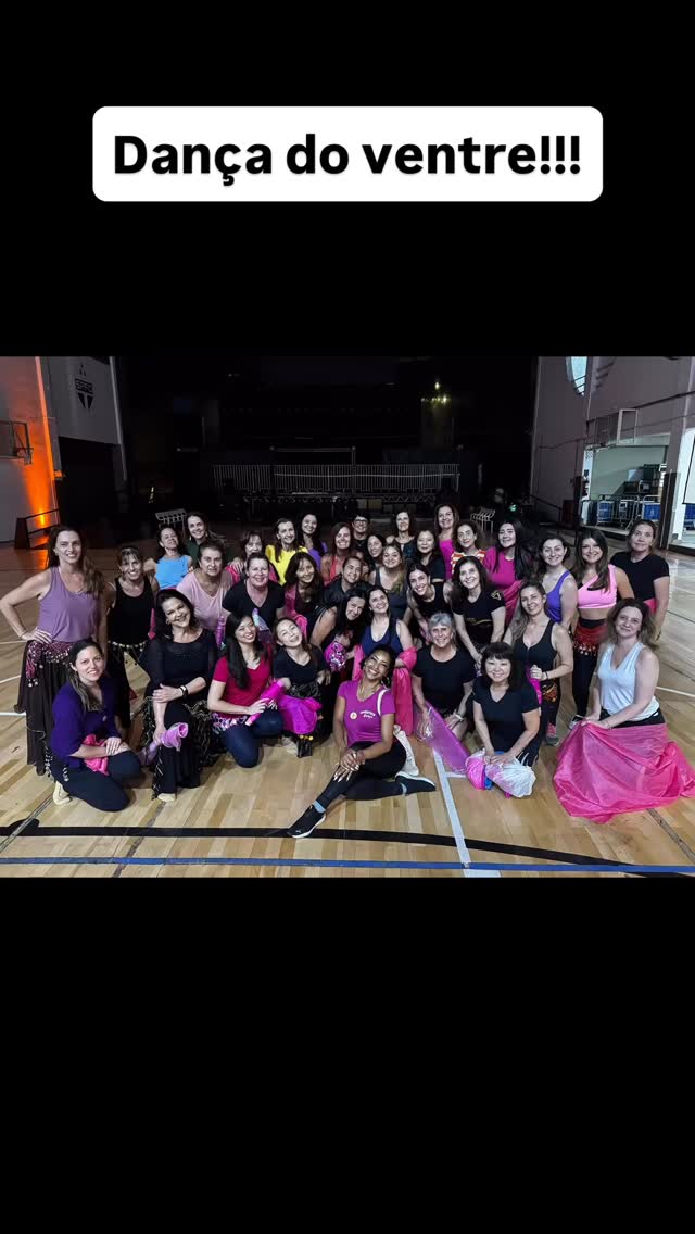 Meus sinceros agradecimentos a enorme dedicação da @tamella.alves e nos ensinou durante o ano de 2025. Foi uma apresentação linda. E agradeço as minhas colegas de dança. Sem vcs o efeito da apresentação não teria sido tão lindo. A dança para mim veio devagarinho e eu decidi me desafiar. E garanto é muito bom. Para nos mulheres é libertado.