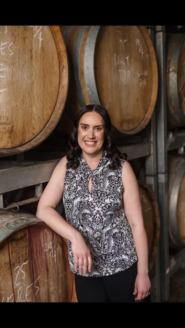 Headshot day last week and such a fun change from my usual flour-covered life 🤣
Had my hair and makeup done, shot with @gingerandmint , and then went straight back into the kitchen — hair pinned back, makeup still on, back to the Christmas orders and catering.
Thanks for organising a great day @geelongweddingguide
A little glam moment before the chaos continued!
Thank you
@loveisinthehairbyashleigh @makeupbytaniaferguson