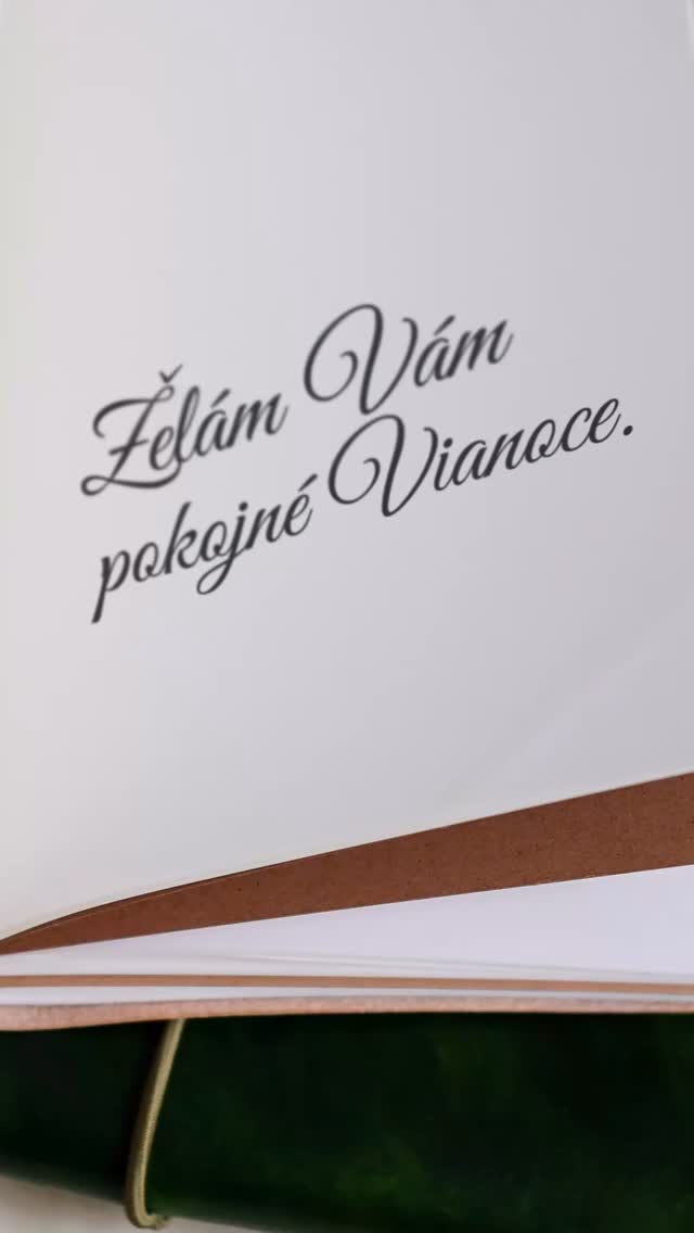 Nádych, výdych. Posledné osobné prevzatie a Vianoce "môžu začať" i v ateliéri Horalist :D Ale hlavne pokoj. A radosť. Taká tá skutočná a nie iba emočná. To všetko prajem i Vám zo 🤍
#vianocevatelieri #lokalnydizajn #horalist #skutocnaradost