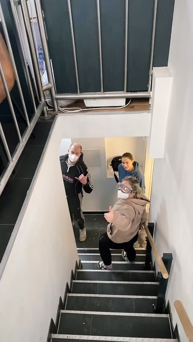 Danke an alle heute!
Ihr wart der Hammer. Wir haben gelacht, wir haben gearbeitet, wir haben gegessen und wir haben richtig was geschafft. Danke für eure Unterstützung beim Umbau. Ohne euch geht es nicht.
Bis zum nächsten Mal – wir machen weiter! 🙌💪 @inantunc77 @hormoz_66 #umbau #halle #family #düsseldorf #verein