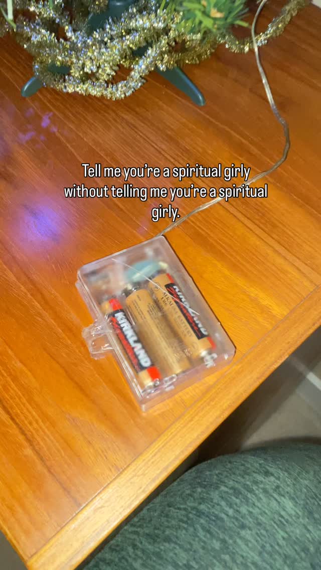 Whether you’re a spiritual girly or not - do you clear your energy field on a daily basis? If not (or if you’re not even sure what I’m talking about) comment Energy and I’ll send you a link for an energy clearing visualization I recorded! I use this on a daily basis and on-demand when I walk into a new space and realize I feel a little funky (can def be a good indicator that you’ve picked up someone else’s energy!).
#energyclearing #energy #visualization #energeticsovereignty