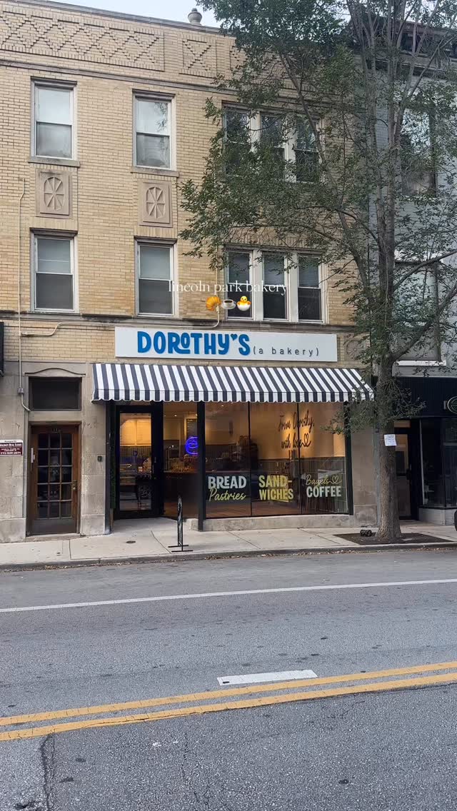 Morning breakfast done right 🥐🍳 The Frankie breakfast sandwich and brulee croissant @dorothyschicago were the perfect sweet & savory combo! ✨
#chicago #chicagofood #chicagorestaurants #chicagobreakfast #chicagoeats #bakery