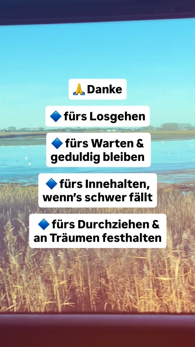 Das Jahr endet, und für mich steht ein großer Umbruch an. Ich verlasse die Klinikarbeit und öffne gemeinsam mit Rebekka @gynzwei unsere eigenen Praxisräume.
Ein Abschnitt beginnt, ein anderer schließt sich. Es fühlt sich richtig an, auch wenn es Stärke, Priorisierung und Neuausrichtung fordert. Einige Projekte liegen kurz auf Eis (Neue Podcastfolgen und ein Newsletter zum Ende des Jahres werden kommen 🤞versprochen).
Andere setze ich konsequent fort. Vertrauen halten, Kurs halten.
Parallel läuft der Alltag unverändert weiter: zwei kleine Kinder, Infekt-Saison, Wohnung ausmisten, Weihnachtsorganisation, Selbstfürsorge, Partnerschaften und Freundschaften pflegen – und ja, Instagram gehört für mich dazu: Teil meiner Selbstständigkeit, aber auch ein Raum für Ausdruck und medizin-feministische Perspektiven.
Wie sieht dein Jahresausklang aus? Hast du Pläne für 2026 – oder lässt du es bewusst offen und schaust, wohin es dich trägt?
#frauenärztin #träumeverwirklichen #2026
