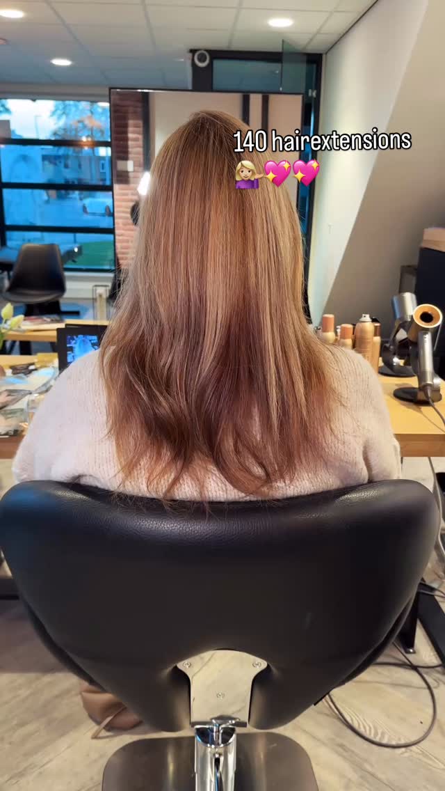 Bianca koos voor 140 hairextensions #kapper #extensions #haarverlenging #haarverdikking #zoetermeer #hairdo